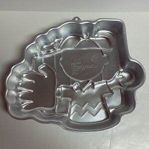 VINTAGE WILTON Charlie Brown Baseball Cake Pan